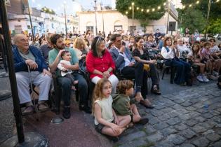 «Teatrino» de la Comedia Nacional en la peatonal Curuguaty