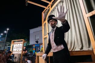 «Teatrino» de la Comedia Nacional en la peatonal Curuguaty