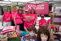 Jornada de prevención del cáncer de mama en la explanada de la Intendencia de Montevideo