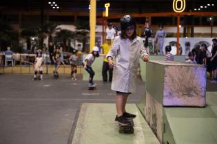 Fiesta de Halloween de la escuela de skate del Espacio Modelo Fiesta de Halloween de la escuela de skate del Espacio Modelo