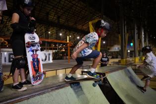  Fiesta de Halloween de la escuela de skate del Espacio Modelo