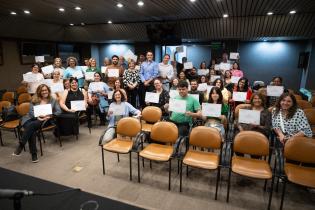 Entrega de certificados del curso de anfitrionía aplicada al Turismo