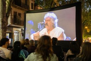 Función de cine al aire libre con el documental, El Sabalero en el marco de la Noche de las Librerías