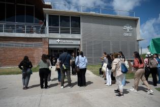 Visita al Complejo Cultural Crece Flor de Maroñas en el marco de las jornadas de jóvenes investigadores de AUGM Visita al Complejo Cultural Crece Flor de Maroñas en el marco de las jornadas de jóvenes investigadores de AUGM