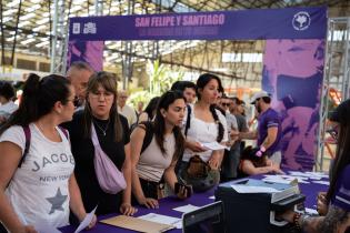 Entrega de kits de la carrera San Felipe y Santiago en el Espacio Modelo, 