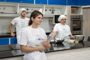 Curso de Cocina Uruguay para migrantes en el marco del Mes de las Migraciones Curso de Cocina Uruguay para migrantes en el marco del Mes de las Migraciones