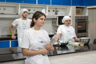 Curso de Cocina Uruguay para migrantes en el marco del Mes de las Migraciones