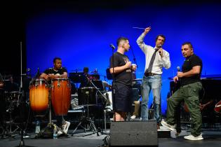 Ensayo: Tropical de Gala, con la Decana y la Orquesta Filarmónica de Montevideo Ensayo: Tropical de Gala, con la Decana y la Orquesta Filarmónica de Montevideo