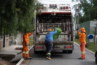 Servicio de recolección de residuos puerta a puerta en barrio Bajo Valencia Servicio de recolección de residuos puerta a puerta en barrio Bajo Valencia