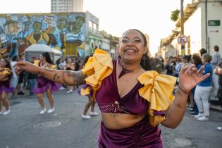 Desfile de comparsas de la Movida Joven por Isla de Flores Desfile de comparsas de la Movida Joven por Isla de Flores