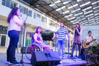 Muestra de talentos y teatro Act in y demás, en el marco de Montevideo sin barreras