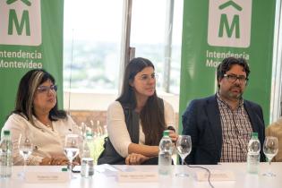 Conferencia de prensa por nuevo beneficio de estacionamiento el Día del centro