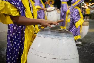 Desfile del Carnaval de las Promesas por Av. 18 de Julio Desfile del Carnaval de las Promesas por Av. 18 de Julio