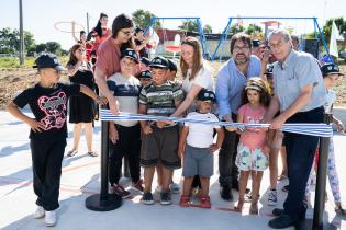 Inauguración de nueva plaza en Paso Morlán