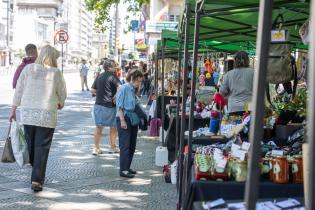 Feria Economía Social y Solidaria en Plaza de los Treinta y Tres Feria Economía Social y Solidaria en Plaza de los Treinta y Tres