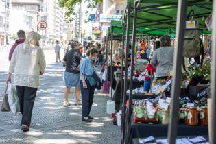 Feria Economía Social y Solidaria en Plaza de los Treinta y Tres