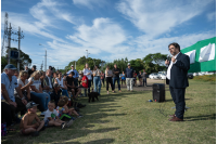 Firma del compromiso de realojo de las familias del asentamiento Felipe Cardoso