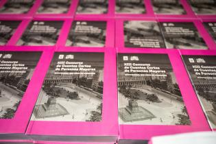 Entrega de libros del 13er. Concurso de Cuentos para Personas Mayores : Montevideo: 300 años en vivencias Entrega de libros del 13er. Concurso de Cuentos para Personas Mayores : Montevideo: 300 años en vivencias