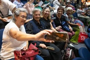 Entrega de libros del 13er. Concurso de Cuentos para Personas Mayores : Montevideo: 300 años en vivencias