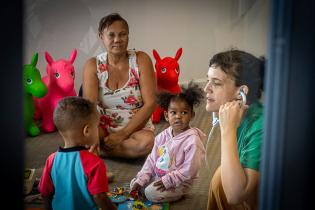 Centro “Resuena” brinda atención a familias migrantes y desplazadas Centro “Resuena” brinda atención a familias migrantes y desplazadas