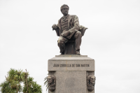 Monumento a Juan Zorrilla de San Martín