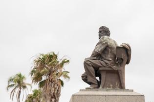 Monumento a Juan Zorrilla de San Martín Monumento a Juan Zorrilla de San Martín