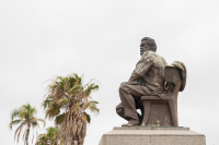 Monumento a Juan Zorrilla de San Martín