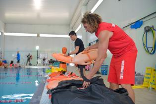 Entrenamiento nuevos guardavidas en piscina Plaza Nro. 7, 7 de enero de 2025