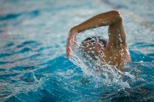 Entrenamiento nuevos guardavidas en piscina Plaza Nro. 7, 7 de enero de 2025