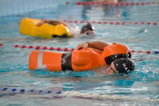 Entrenamiento nuevos guardavidas en piscina Plaza Nro. 7, 7 de enero de 2025