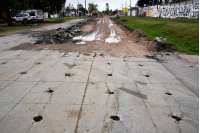 Avance de trabajos de pavimentación en Av. Don Pedro de Mendoza entre Teniente Rinaldi y Camino Capitán Tula, 24 de octubre de 2023
