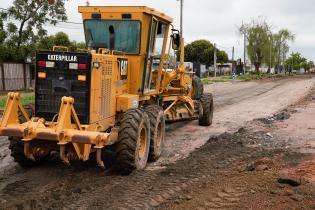 Avance de trabajos de pavimentación en Av. Don Pedro de Mendoza entre Teniente Rinaldi y Camino Capitán Tula, 24 de octubre de 2023