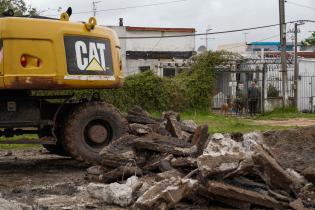 Avance de trabajos de pavimentación en Av. Don Pedro de Mendoza entre Teniente Rinaldi y Camino Capitán Tula, 24 de octubre de 2023