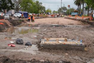 Avance de trabajos de pavimentación en la calle Pedro de Mendoza esquina Carlos A. López , 24 de octubre de 2023