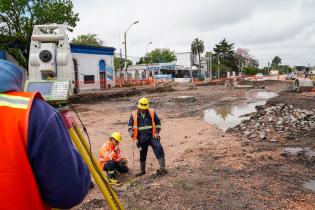 Avance de trabajos de pavimentación en la calle Pedro de Mendoza esquina Carlos A. López , 24 de octubre de 2023