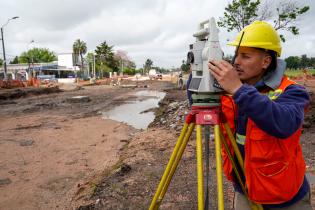 Avance de trabajos de pavimentación en la calle Pedro de Mendoza esquina Carlos A. López , 24 de octubre de 2023