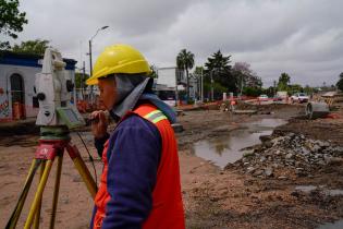 Avance de trabajos de pavimentación en la calle Pedro de Mendoza esquina Carlos A. López , 24 de octubre de 2023