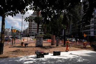 Fotos Avance de obra plaza en ramba plaza Banco República
