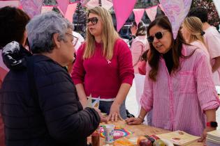  Jornada de prevención del cáncer de mama en la explanada de la Intendencia de Montevideo