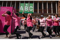  Jornada de prevención del cáncer de mama en la explanada de la Intendencia de Montevideo