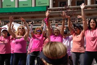  Jornada de prevención del cáncer de mama en la explanada de la Intendencia de Montevideo