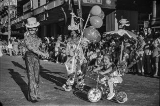 Desfile de Carnaval. Avenida 18 de Julio. Año 1973 Desfile de Carnaval. Avenida 18 de Julio. Año 1973