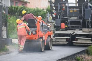 ABC Barrios: Obras de asfaltado en la caminería del barrio Ansina II, Casabó