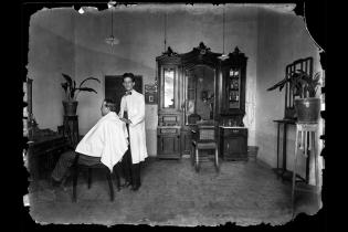 Peluquería no identificada. Esperanza, Santa Fé, 1922. Peluquería no identificada. Esperanza, Santa Fé, 1922.