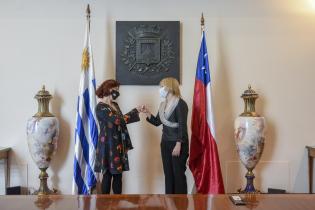 Visita de cortesía de Embajadora de Chile en Uruguay Visita de cortesía de Embajadora de Chile en Uruguay