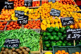 Feria de alimentos saludables. Explanada y Atrio de la IM.