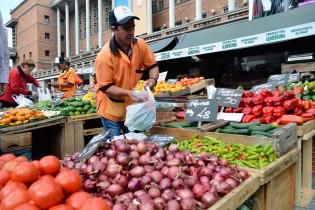 Feria de alimentos saludables. Explanada y Atrio de la IM.