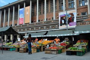 Feria de alimentos saludables. Explanada y Atrio de la IM.