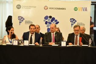 Intendente en Cumbre de Asunción 2019 de la Red de Mercociudades Intendente en Cumbre de Asunción 2019