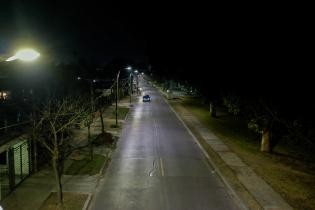 Sustitución de luminarias por tecnología LED en la calle Alberto Zum Felde Sustitución de luminarias por tecnología LED en la calle Alberto Zum Felde